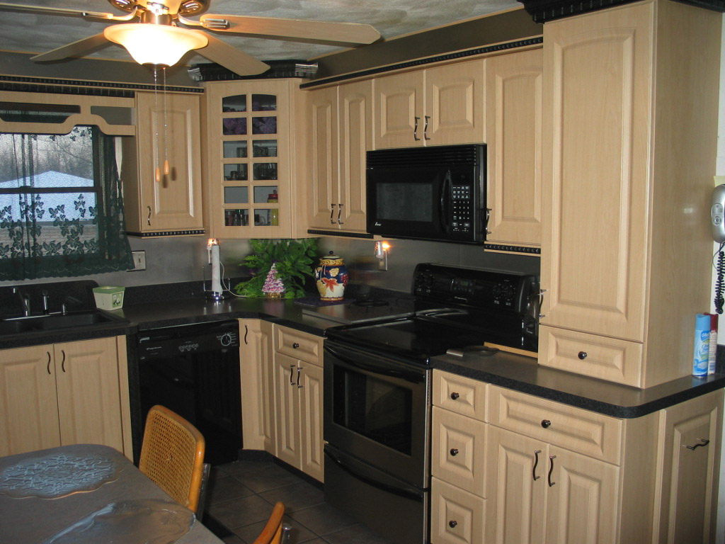 kitchen maple cabinets countertops formica kitchens repaint modern mykitcheninterior